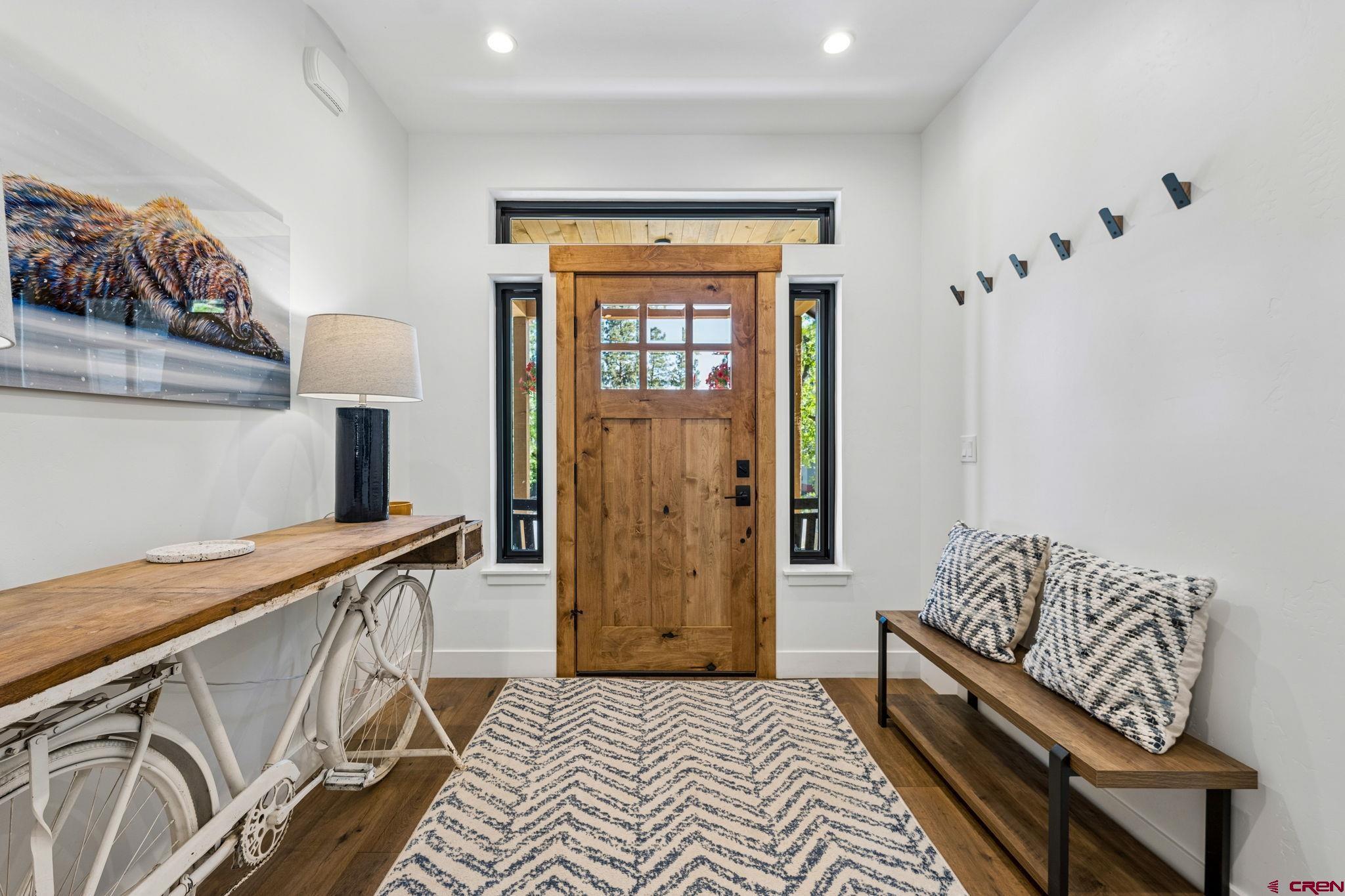 Image 3: Entry