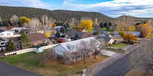 1015 SE Deer Creek Drive