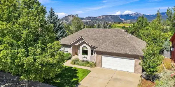 213 Hillcrest Drive