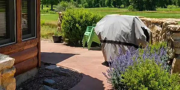 Image 4: Patio Walk-way