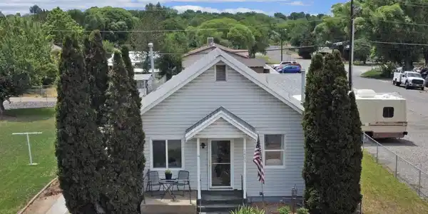 1403 Bluff Street