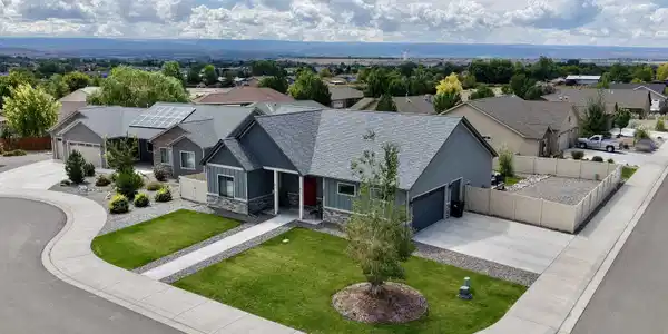1600 Ash Way