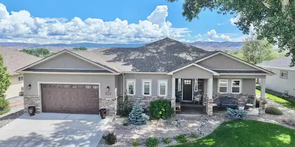 3443 Honey Locust Drive