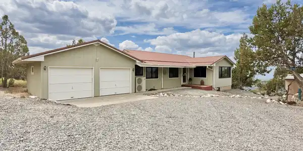 24225 Valley View Circle