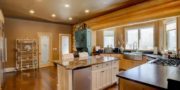 Image 2: Kitchen