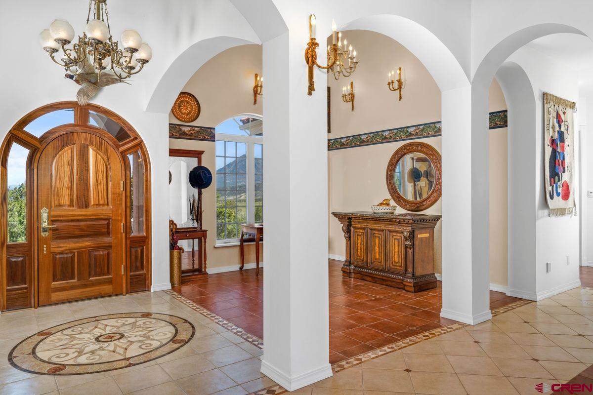Image 4: Foyer