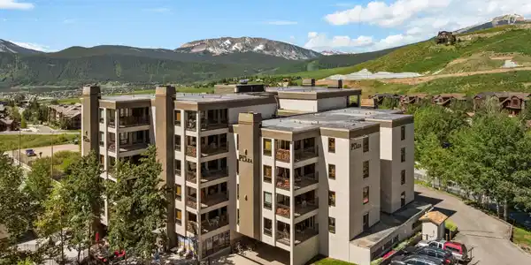 11 Snowmass Road