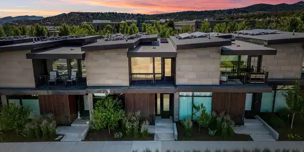 129 Pioneer ave