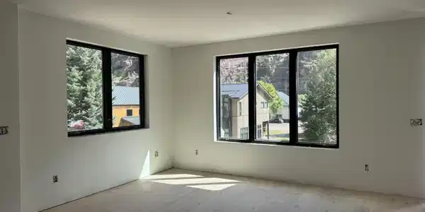 Image 3: Living Room