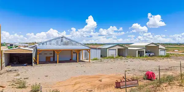 Image 4: Shops/Outbuildings
