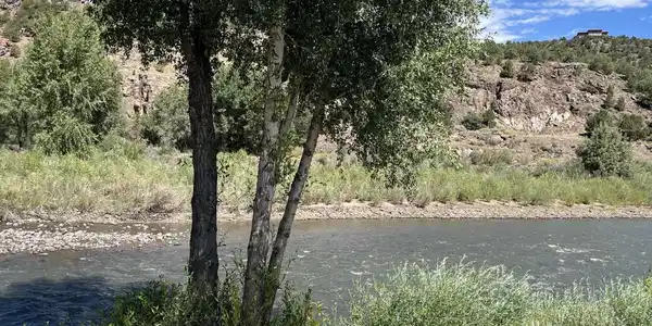 Image 2: Located on the Rio Grande