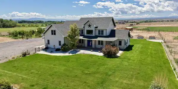 55744 Fuchsia Lane