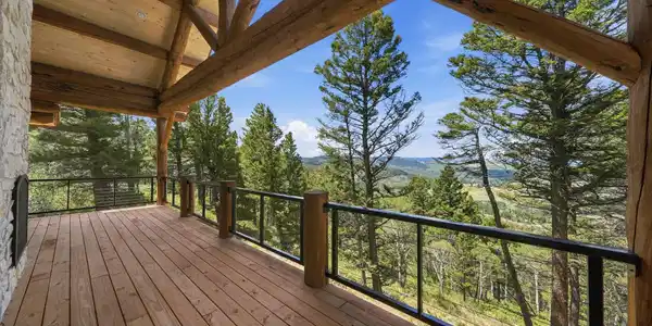 573 Crest Drive