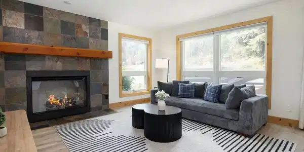 Image 2: Living Room