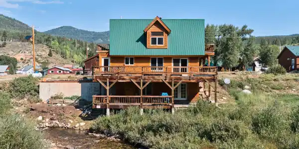 300 Quartz Lane