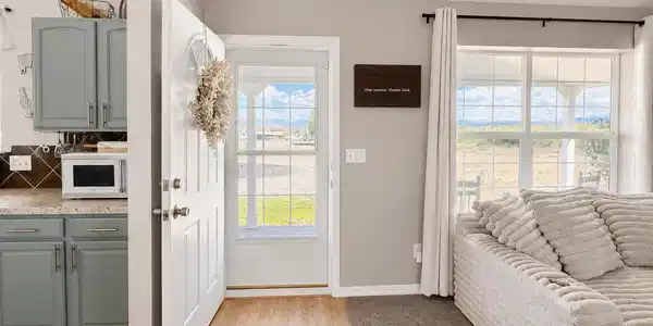 Image 4: Entry
