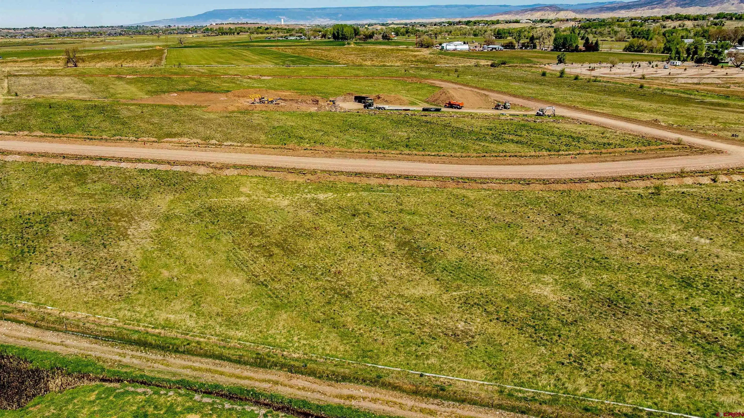 Image 1: LOT 32