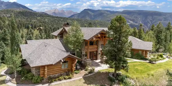 464 Pinnacle View Drive