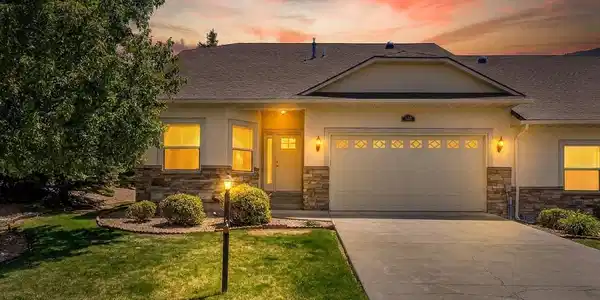 1235 SE Stonebridge Drive