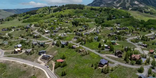 918 Gothic Road