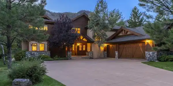 60 Cliffs Edge Drive