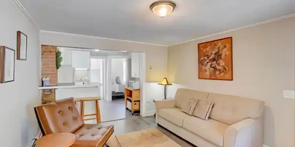 Image 3: Living Room