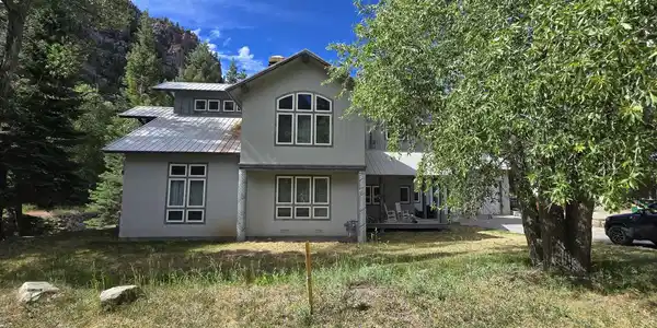 96 6th Avenue