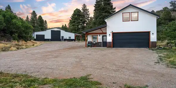 Image 4: Garage and Barn