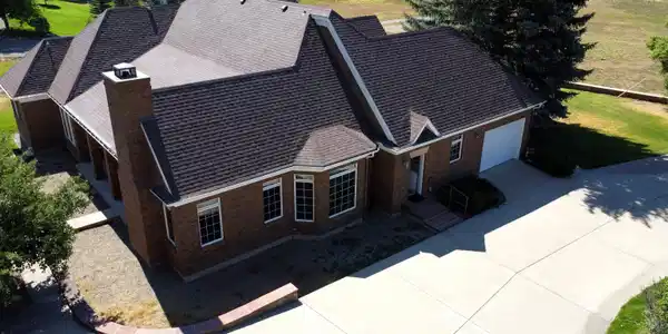 Image 4: side of house
