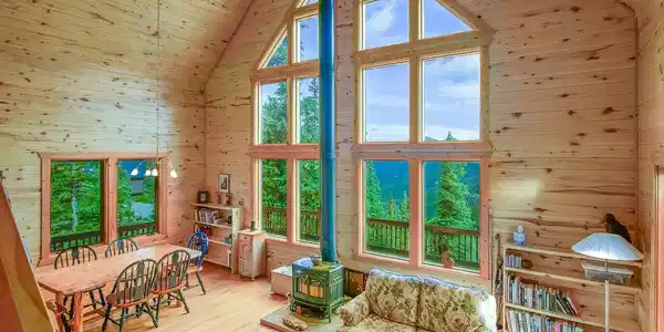 Image 3: Wall of windows