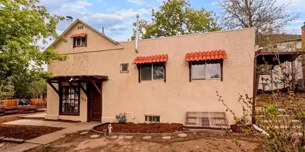 1213 San Luis Street