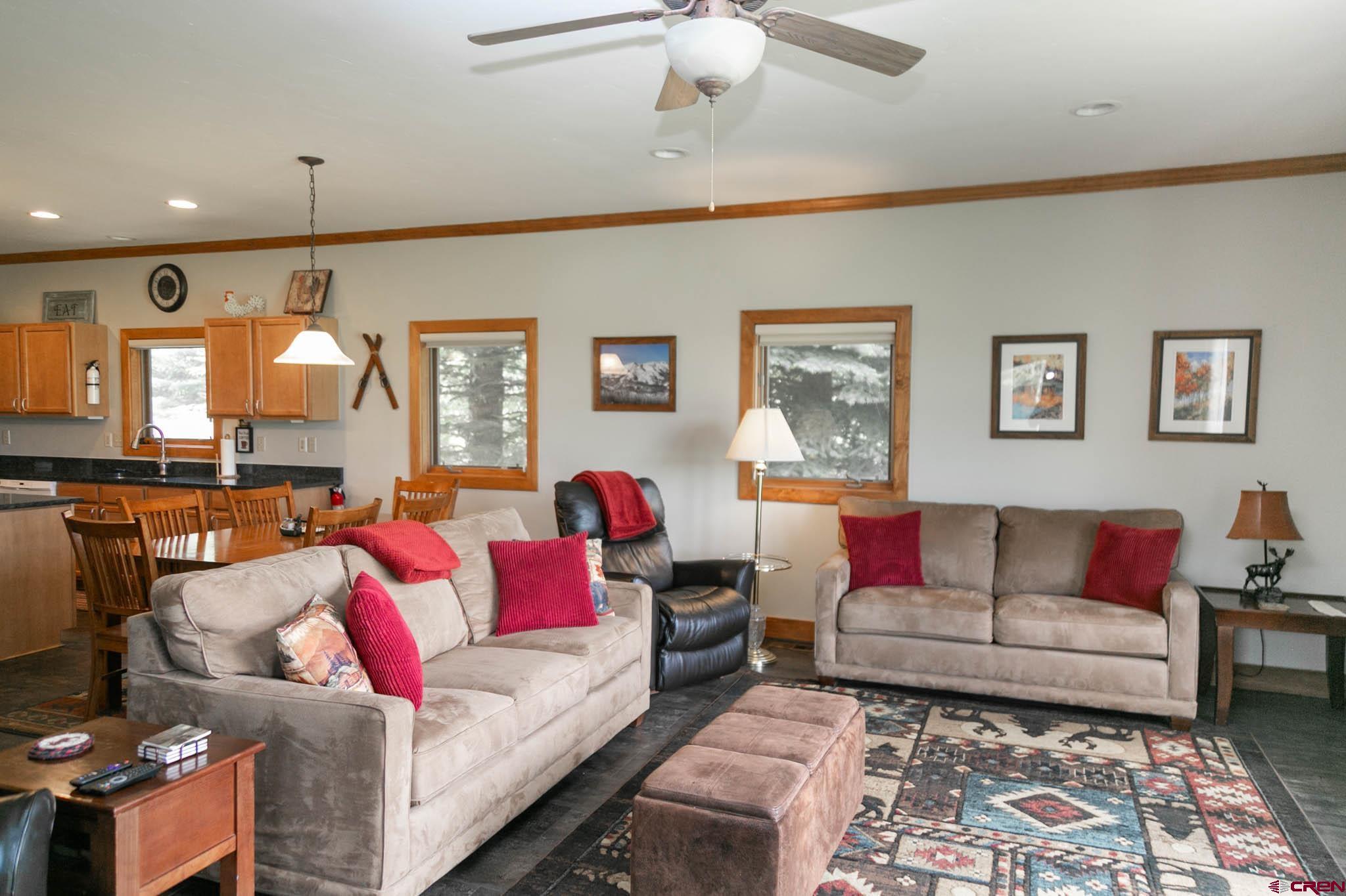 Image 3: Living Room