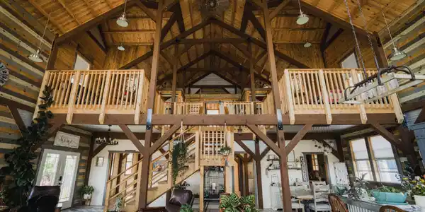 Image 4: Upper Loft Area