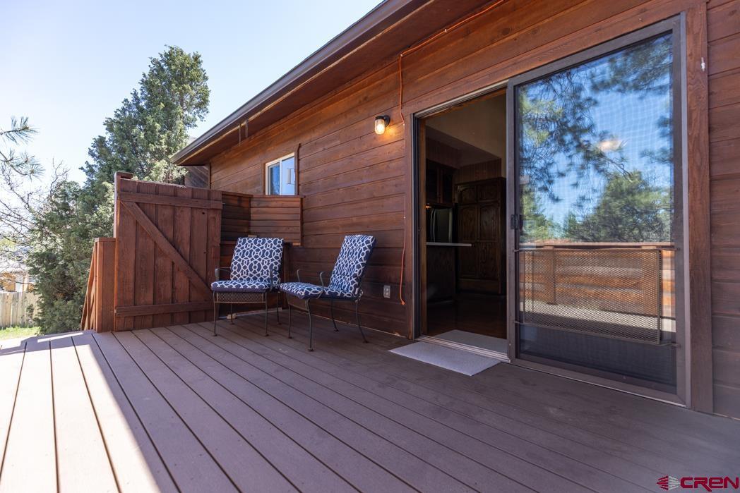 Image 4: 2025 Updated Trex Deck