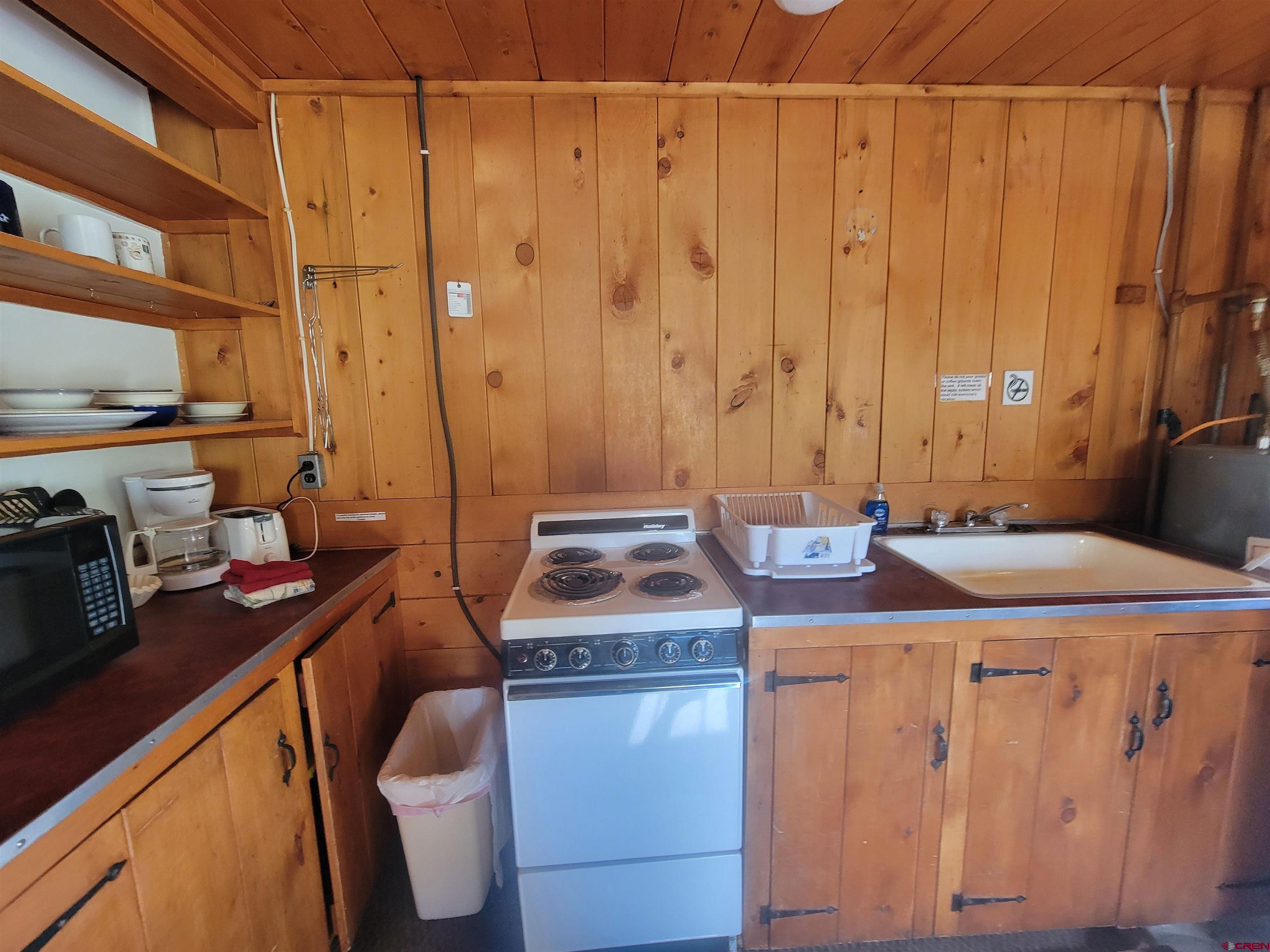 Image 3: Kitchen