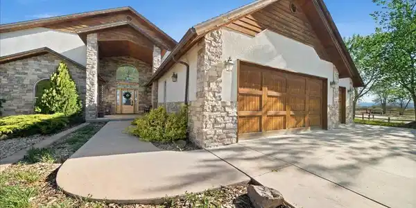 9025 6400 Road