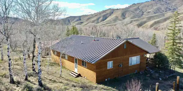 Image 3: Back of House