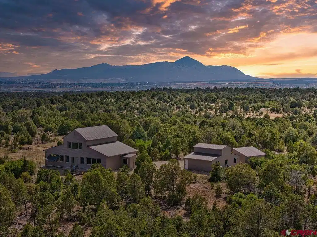 Image 1: Ute Mountain