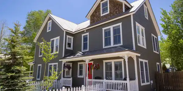 1 Seventh Street