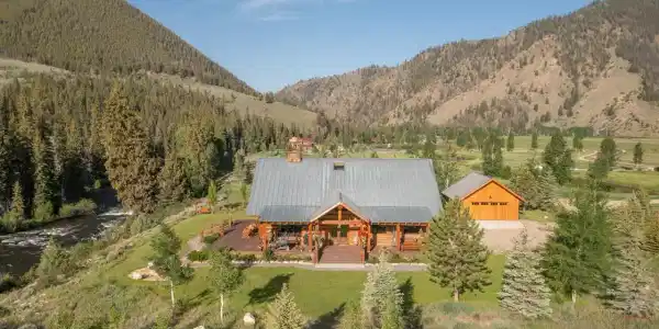 610 Wildwater Way