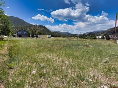 7 Cottonwood Drive