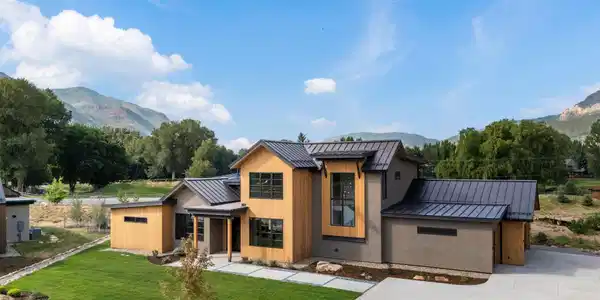 102 Elkview Court