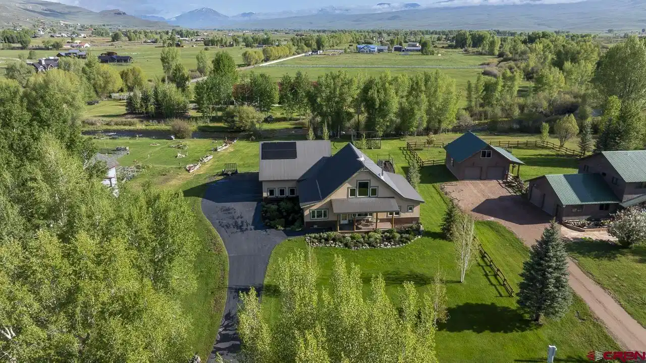 Image 1: Front Yard