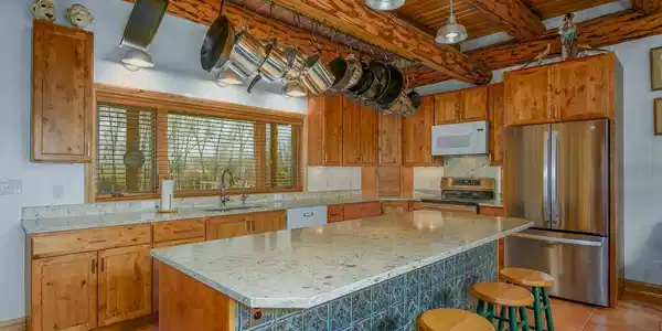 Image 2: Kitchen