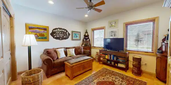 Image 4: Bedroom 3