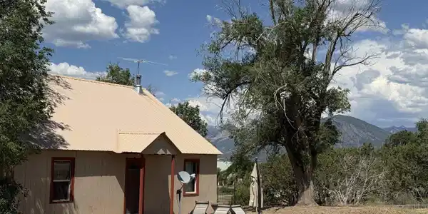 2001 Black Canyon Rd