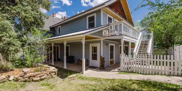 157 S 6th Street