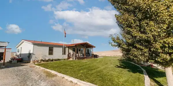5697 Peach Valley Road