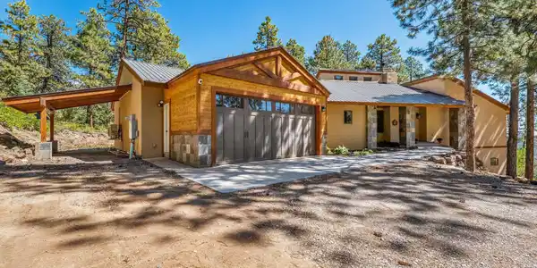 710 Stagecoach Trail