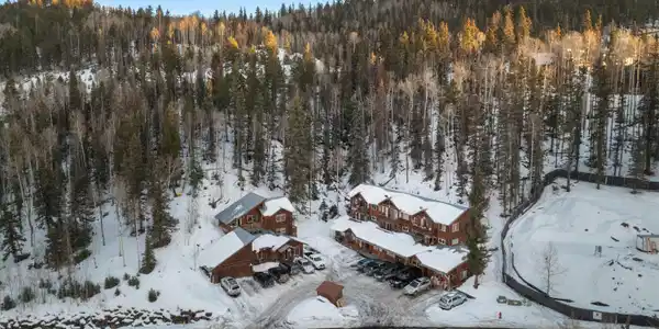 Image 3: Hunters Gulch Condos